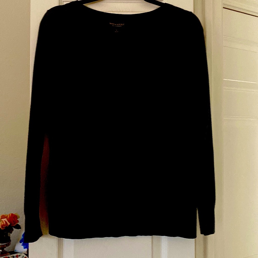 Banana Republic Silk Cashmere V neck light weight sweater NWOT